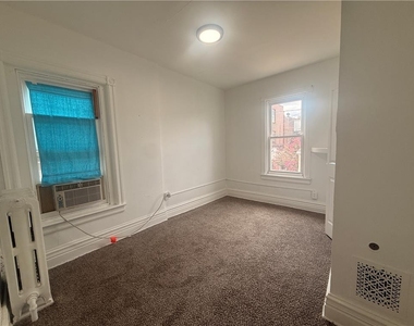 622 Park Street - Photo Thumbnail 6