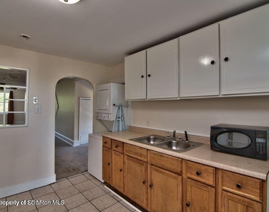 34 1/2 John Street - Photo Thumbnail 16