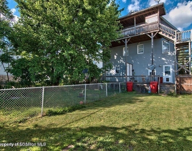 34 1/2 John Street - Photo Thumbnail 2