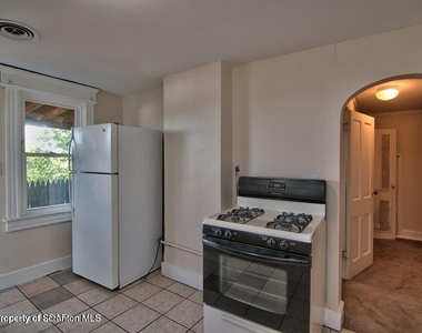34 1/2 John Street - Photo Thumbnail 18