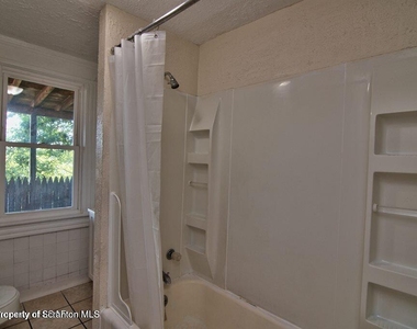 34 1/2 John Street - Photo Thumbnail 13