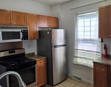 2440 S 4th Street - Photo Thumbnail 4