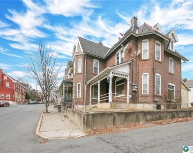 419 W 4th Street - Photo Thumbnail 1