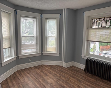 419 W 4th Street - Photo Thumbnail 8
