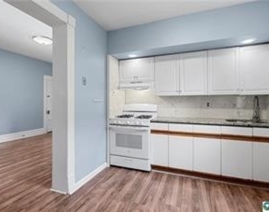 419 W 4th Street - Photo Thumbnail 10