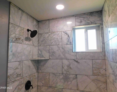712 Ascencion Street - Photo Thumbnail 14