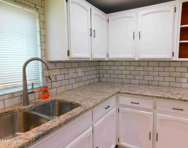 712 Ascencion Street - Photo Thumbnail 9