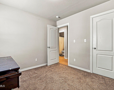14552 Mescal Bean Court - Photo Thumbnail 18