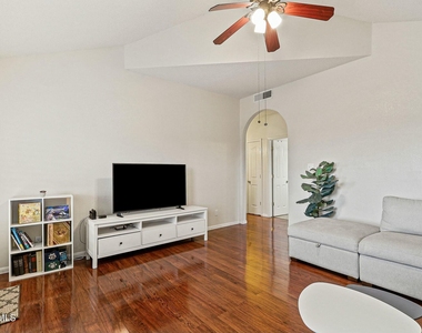 12473 Paseo De Arco Court - Photo Thumbnail 37