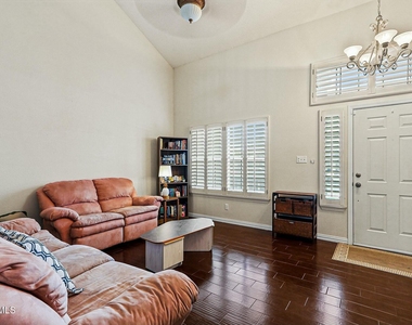 12473 Paseo De Arco Court - Photo Thumbnail 11