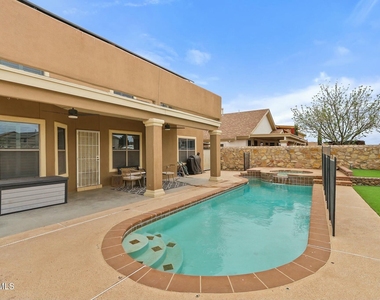 12473 Paseo De Arco Court - Photo Thumbnail 52