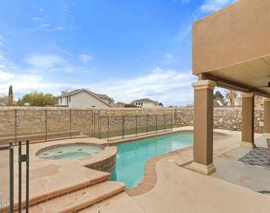 12473 Paseo De Arco Court - Photo Thumbnail 54