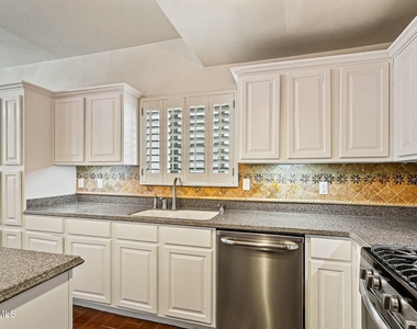 12473 Paseo De Arco Court - Photo Thumbnail 16