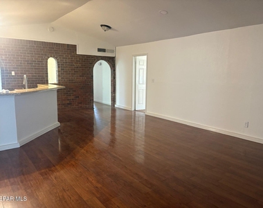 3417 Guthrie Street - Photo Thumbnail 6