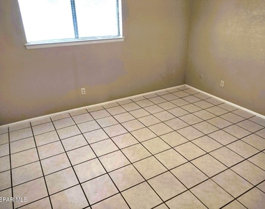 725 Arredondo Drive - Photo Thumbnail 11