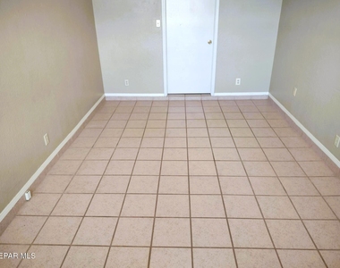 725 Arredondo Drive - Photo Thumbnail 5