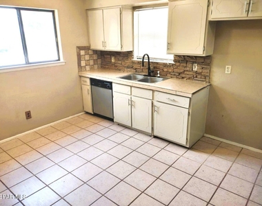 725 Arredondo Drive - Photo Thumbnail 9