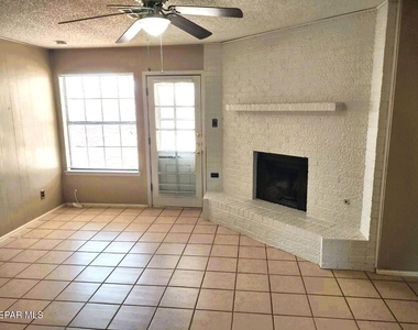 725 Arredondo Drive - Photo Thumbnail 2