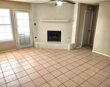 725 Arredondo Drive - Photo Thumbnail 3