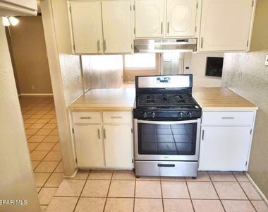 725 Arredondo Drive - Photo Thumbnail 10