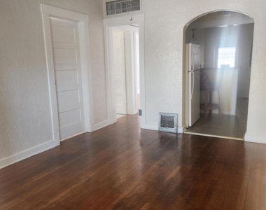 4002 Hueco Avenue - Photo Thumbnail 2