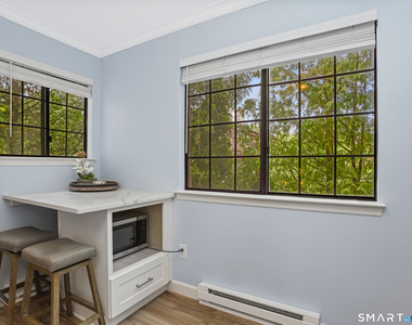 272 Hubbard Avenue - Photo Thumbnail 11