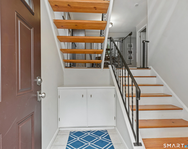 272 Hubbard Avenue - Photo Thumbnail 1