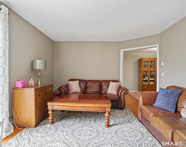 272 Hubbard Avenue - Photo Thumbnail 5