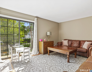 272 Hubbard Avenue - Photo Thumbnail 4