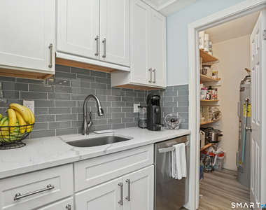 272 Hubbard Avenue - Photo Thumbnail 14