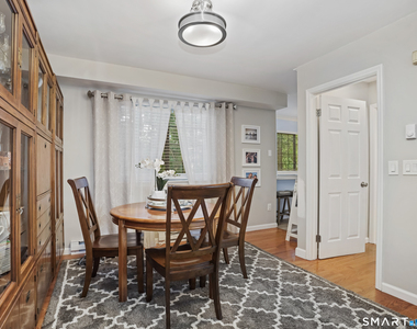 272 Hubbard Avenue - Photo Thumbnail 8