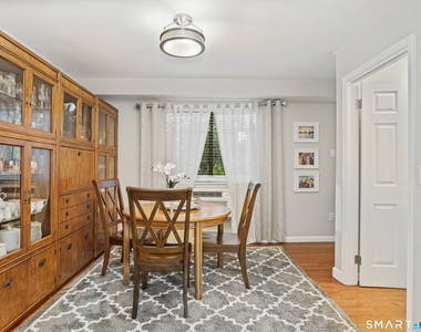 272 Hubbard Avenue - Photo Thumbnail 7