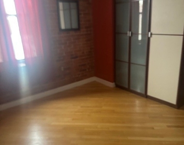 222 Williams Street - Photo Thumbnail 2