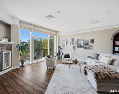 586 Thames Street - Photo Thumbnail 1