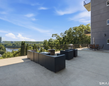 586 Thames Street - Photo Thumbnail 31