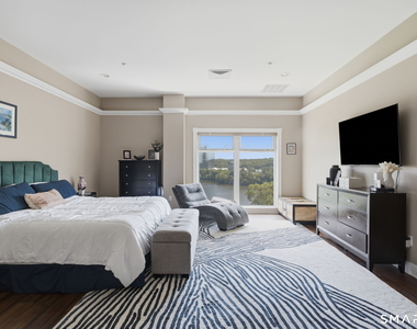 586 Thames Street - Photo Thumbnail 16