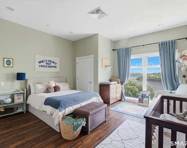 586 Thames Street - Photo Thumbnail 25