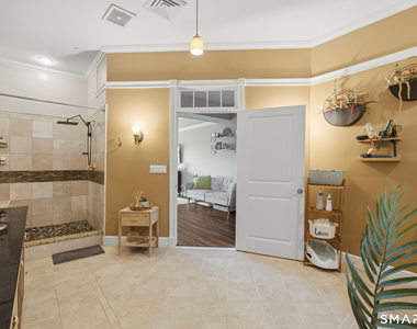 586 Thames Street - Photo Thumbnail 23