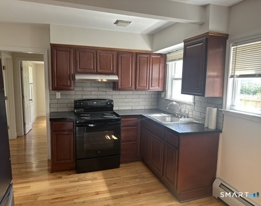 214 Kimberly Avenue - Photo Thumbnail 5