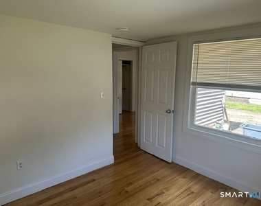 214 Kimberly Avenue - Photo Thumbnail 3