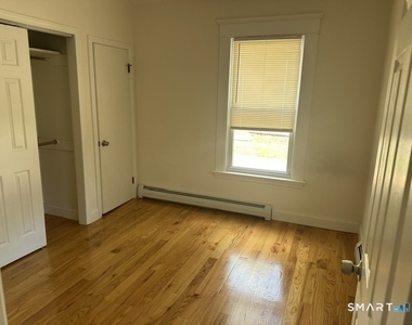 214 Kimberly Avenue - Photo Thumbnail 2