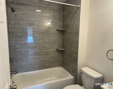 214 Kimberly Avenue - Photo Thumbnail 4