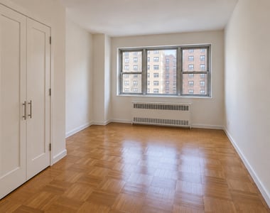 328 East 14th Street - Photo Thumbnail 4
