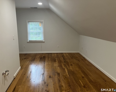490 Danbury Road - Photo Thumbnail 14