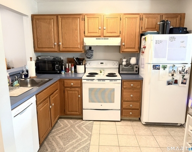 204 Country Club Court - Photo Thumbnail 14