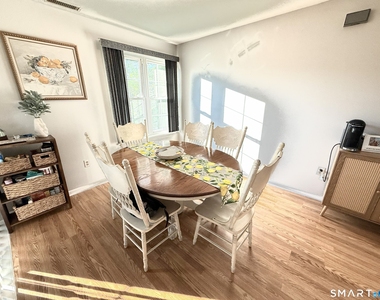 204 Country Club Court - Photo Thumbnail 5