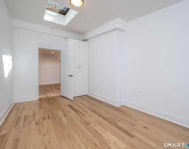 523 Danbury Road - Photo Thumbnail 12