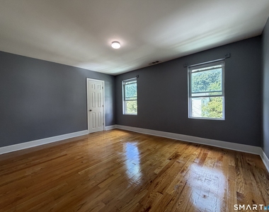 14 Kenyon Street - Photo Thumbnail 5