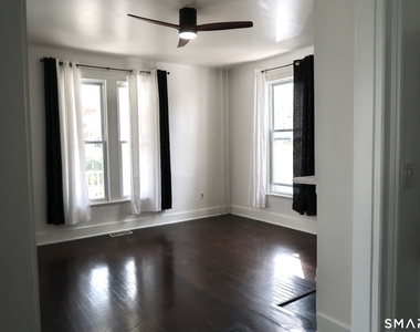 8 Rockwell Avenue - Photo Thumbnail 5