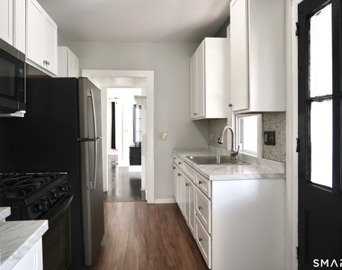 8 Rockwell Avenue - Photo Thumbnail 12